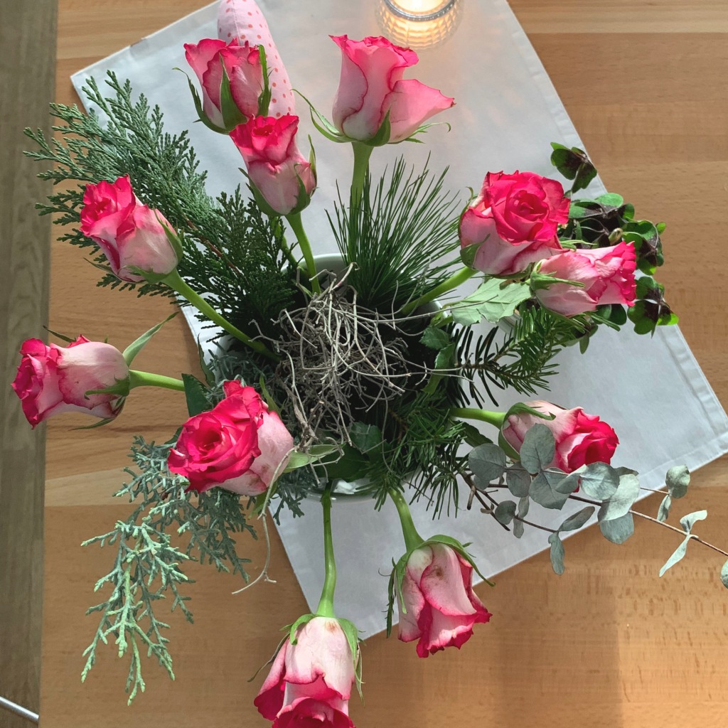 Friday-Flowerday – oder – Rosen und Glücksbringer