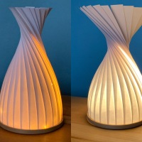 Designer-Lampe selbstgemacht - oder - Was man aus Papier und einem Stickrahmen zaubern kann